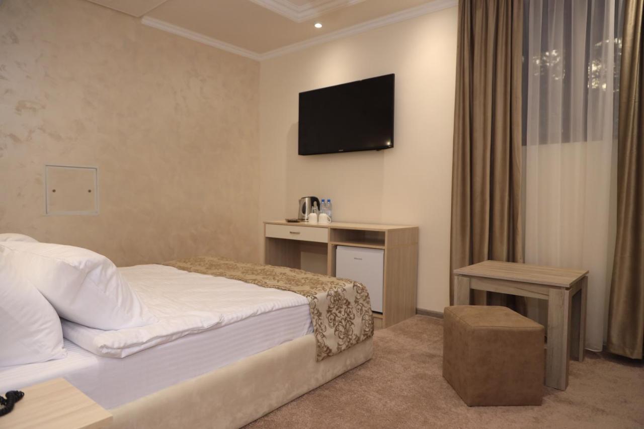 Delin Hotel And Tours Yerevan Exterior foto
