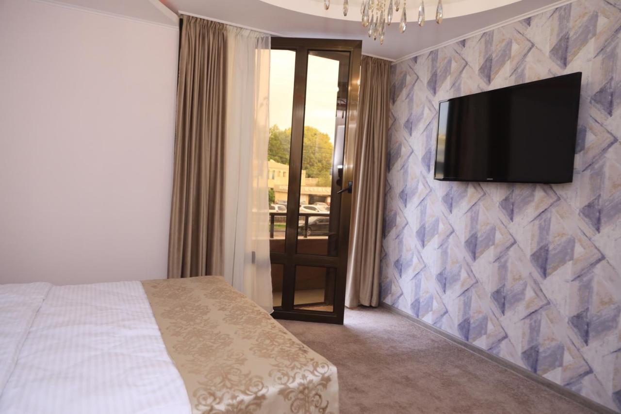 Delin Hotel And Tours Yerevan Exterior foto