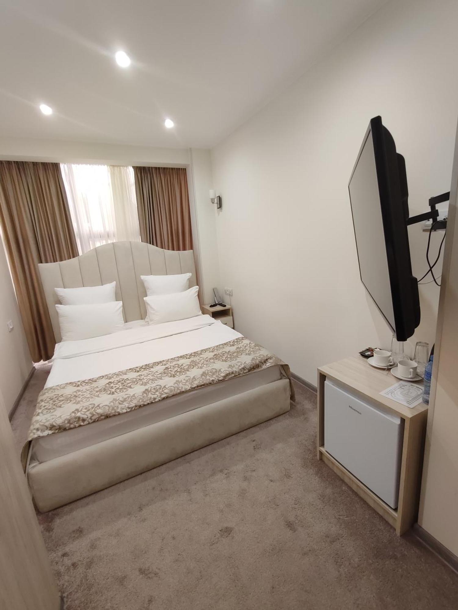 Delin Hotel And Tours Yerevan Exterior foto