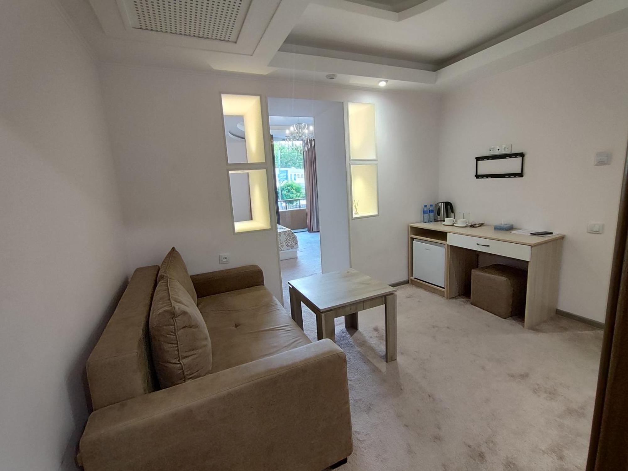 Delin Hotel And Tours Yerevan Exterior foto