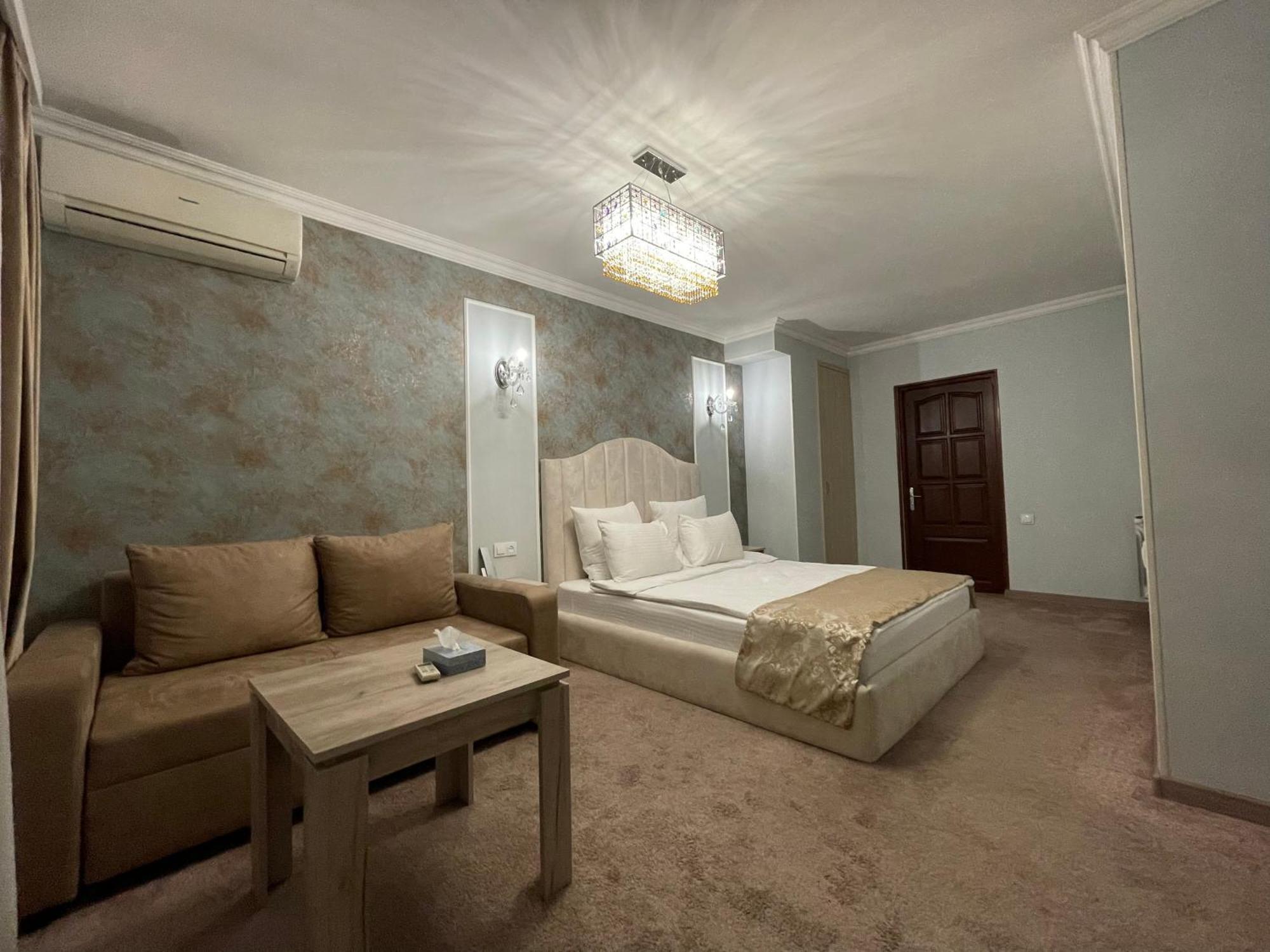 Delin Hotel And Tours Yerevan Exterior foto